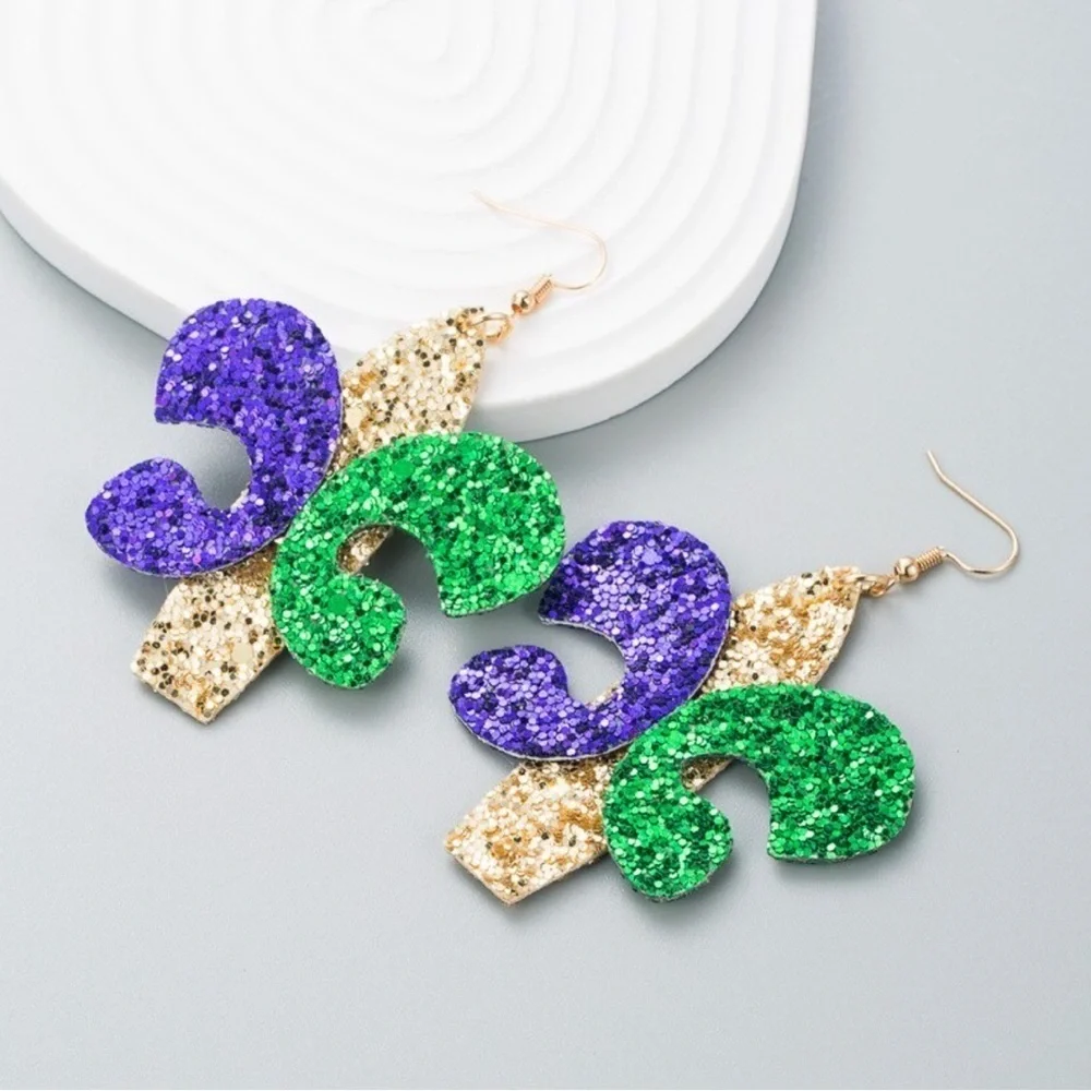 Sparkle and Shine at Mardi Gras: Fleur De Lis Glitter Earrings Extravaganza!